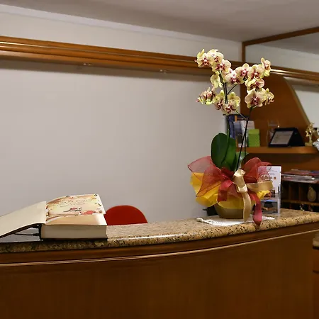 La Rosa Del Tirreno Hotel 3*